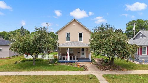 709 W Edgewater St, Portage, WI, 53901-2047 | Card Image