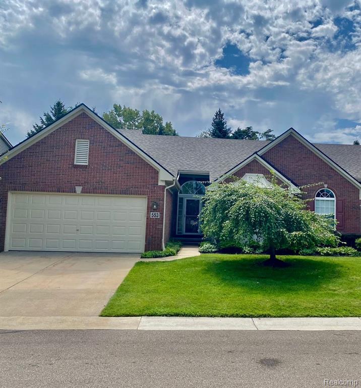 Woodhaven Dr, Commerce Township, MI 48390