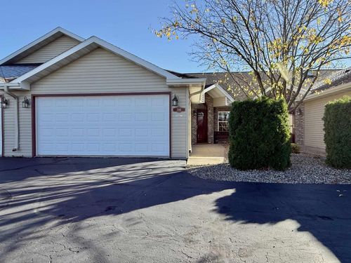 586 N Wisconsin Street, Berlin, WI, 54923 | Card Image