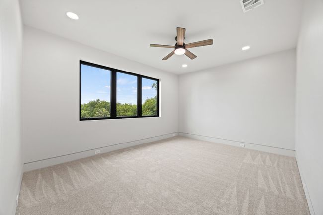 Upstairs bedroom 3 | Image 32
