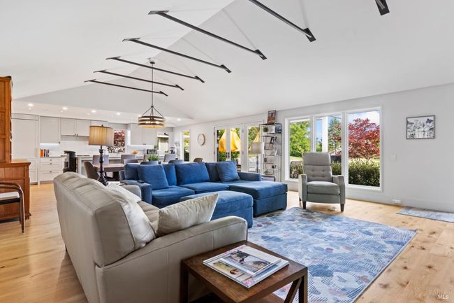 333 Oak Leaf Circle, House other with 3 bedrooms, 2 bathrooms and 4 parking in Santa Rosa CA | Image 11