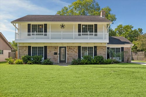 426 Pebblebrook Dr, El Lago, TX, 77586-6013 | Card Image