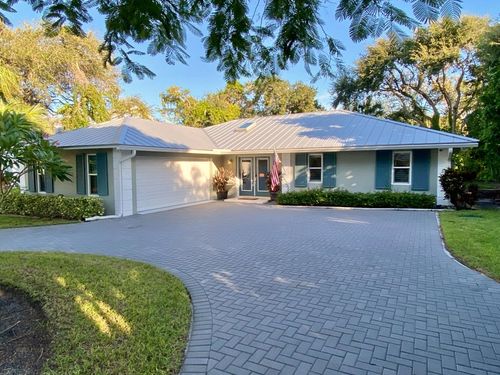 907 Tropic Dr, Vero Beach, FL, 32963-1256 | Card Image