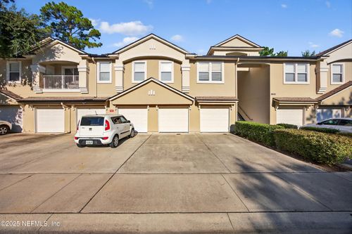 3-9400 Underwing Way, Jacksonville, FL, 32257-8154 | Card Image