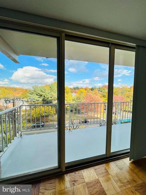 407-4520 King St, ALEXANDRIA, VA, 22302-1303 | Card Image