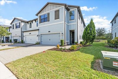 11372 Whistling Pine Way, Townhouse with 4 bedrooms, 3 bathrooms and null parking in ORLANDO FL | Image 2