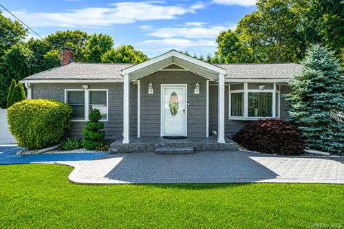 106 Craft Road, Brookhaven, NY, 11720 | Card Image