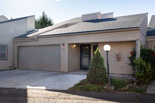 1947 Otelah Pl, Bend, OR, 97701-6148 | Card Image