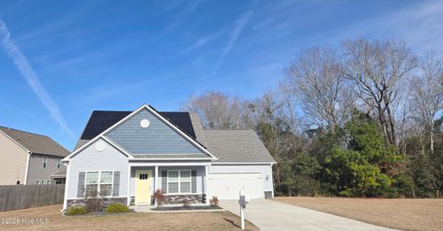 100 Bungalow Dr, New Bern, NC, 28562-1101 | Card Image