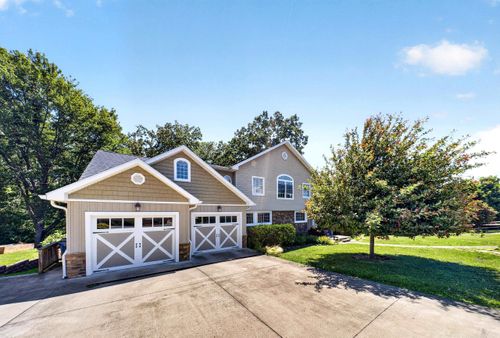 106 New Hampshire Dr, Ashland, KY, 41101-2244 | Card Image