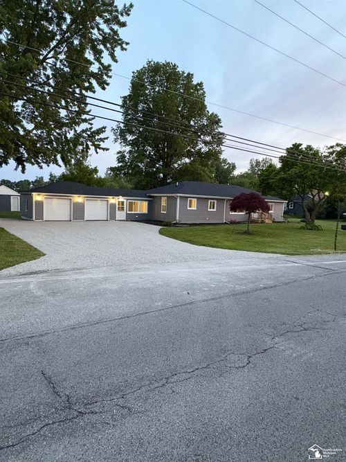 163 E Sterns Rd, Temperance, MI, 48182-9513 | Card Image