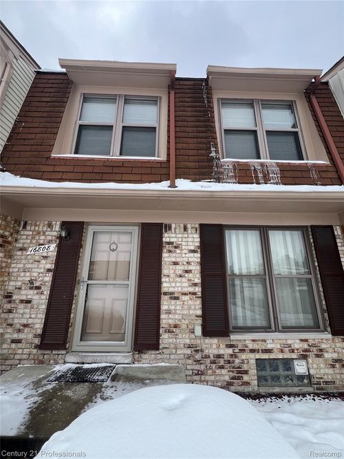 16808 Kingsbrooke Dr, Clinton Township, MI, 48038-3712 | Card Image