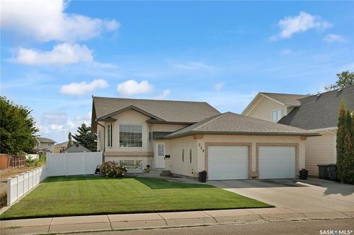 229 Lakeridge Dr, Warman, SK, S0K0A1 | Card Image