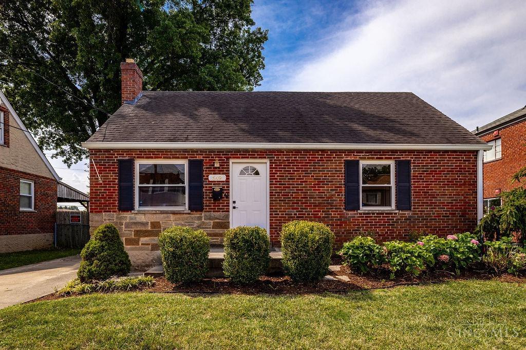 Maple Dr, Cincinnati, OH 45215