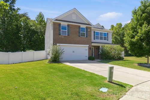 5904 Ellimar Field Ln, Charlotte, NC, 28215-1201 | Card Image