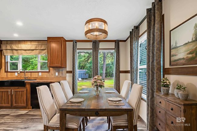 Dining Area | Image 9