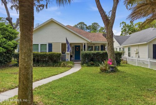 616 Paradise Ct, Atlantic Beach, FL, 32233-6946 | Card Image