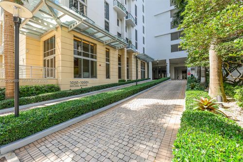 2320-1050 Brickell Ave, Miami, FL, 33131-3910 | Card Image