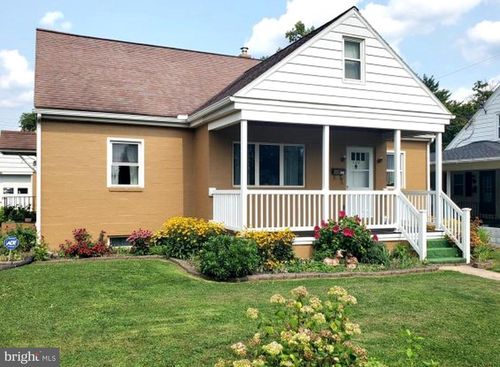 327 Highlawn Avenue, ELIZABETHTOWN, PA, 17022 | Card Image