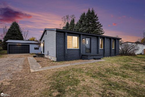 6553 N Lake Rd, Otter Lake, MI, 48464-9703 | Card Image