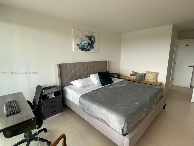 APT-906 - 1700 Nw North River Dr, Condo with 2 bedrooms, 2 bathrooms and null parking in Miami FL | Image 17