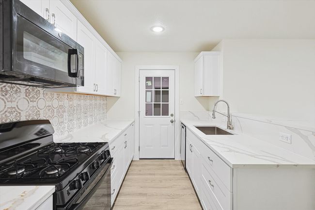 1907 Nevada St, House other with 3 bedrooms, 2 bathrooms and null parking in Denton TX | Image 11