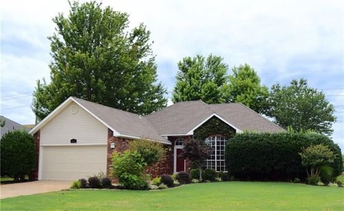 1307 Se 21st St, Bentonville, AR, 72712-3787 | Card Image
