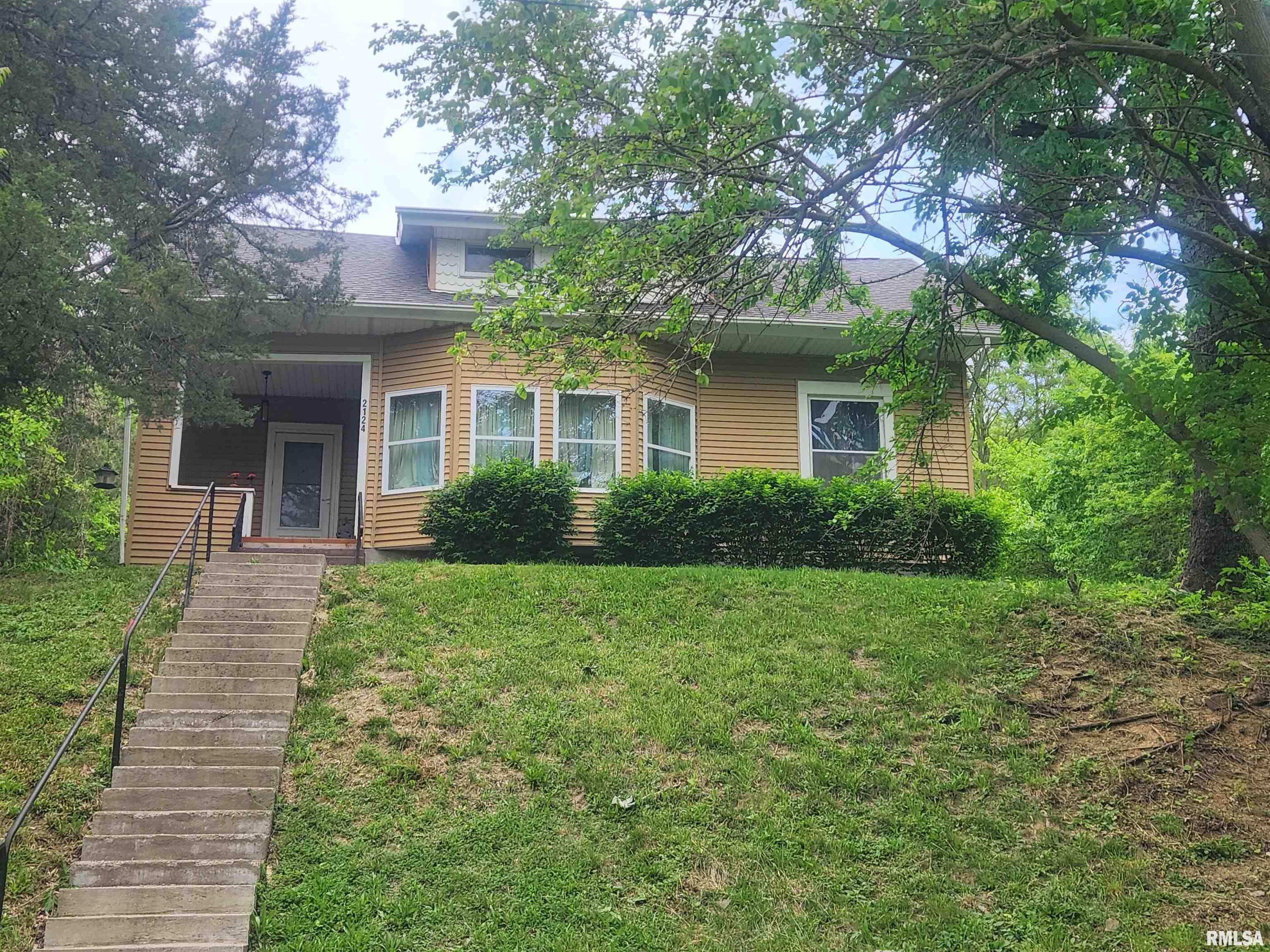 Glaspell St, Davenport, IA 52804