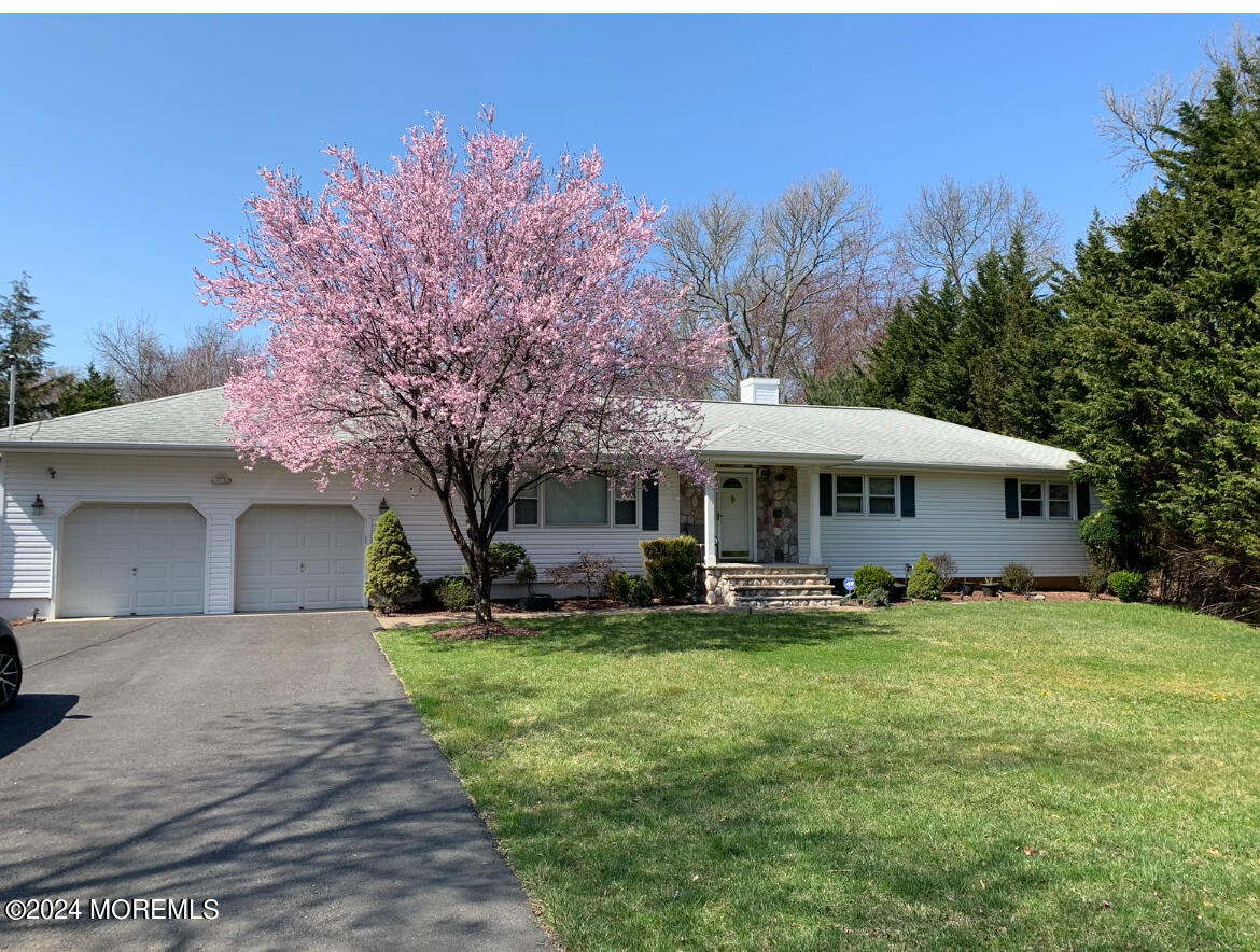 Lloyd Rd, Morganville, NJ 07751