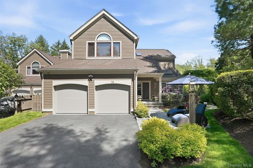 19 Clubhouse Ln, Scarsdale, NY, 10583-3147 | Card Image