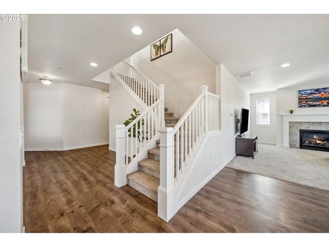 Staircase-To Upper Level | Image 5