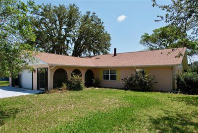 6136 Fairway Drive, House other with 3 bedrooms, 2 bathrooms and null parking in Ridge Manor FL | Image 2