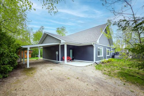 32 Southampton Pky, Sauble Beach, ON, N0H2G0 | Card Image
