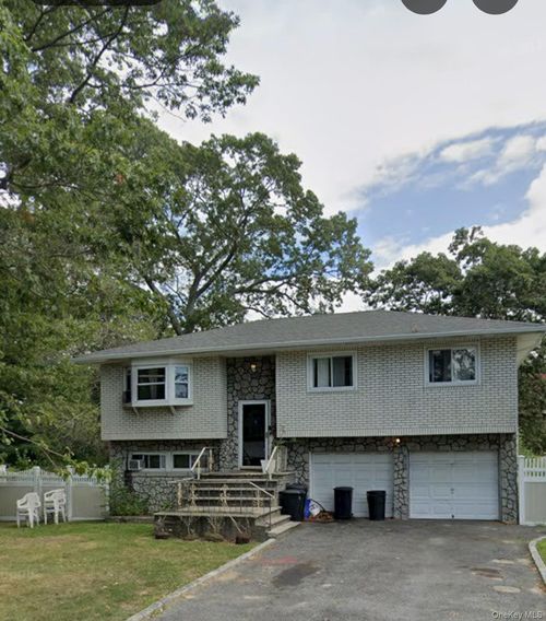 91 Putnam Ave, West Babylon, NY, 11704-1833 | Card Image