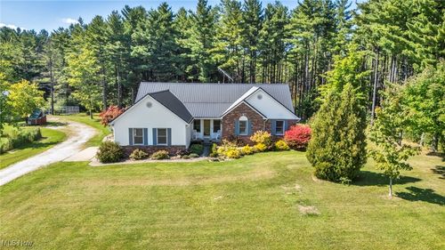 7646 Dewey Rd, Thompson, OH, 44086-9801 | Card Image