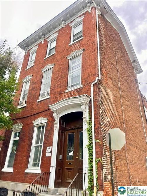 b-122 N 8th St, Allentown, PA, 18101-1220 | Card Image