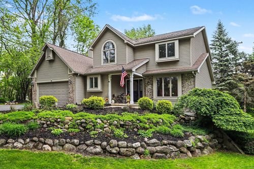 104 Briars Farm Ln, Battle Creek, MI, 49017-3109 | Card Image