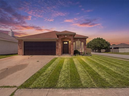415 Cross Cut Dr, Arlington, TX, 76018-4007 | Card Image