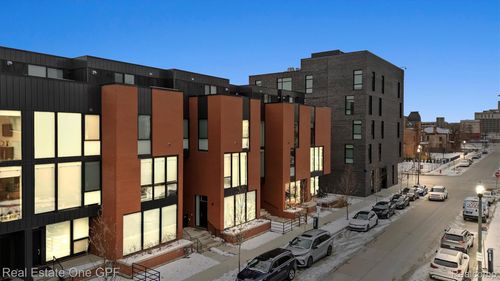 2-228 Edmund Pl, Detroit, MI, 48201-3149 | Card Image