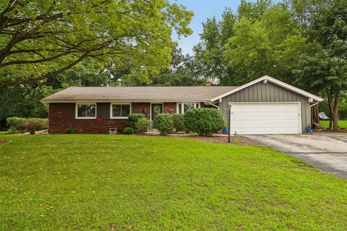 424 Hartwood Ln, HARTLAND, WI, 53029-2410 | Card Image
