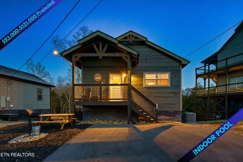 2035 Eagle Feather Dr, Sevierville, TN, 37876-0687 | Card Image