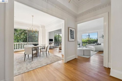202-200 Lakeside Dr, Oakland, CA, 94612-5030 | Card Image