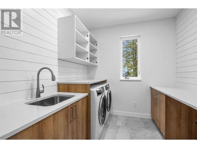 17 - 3100 Kicking Horse Dr, House other with 7 bedrooms, 6 bathrooms and 7 parking in Kamloops BC | Image 33
