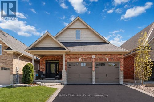 37 Nathan Ave, Whitby, ON, L1M0K2 | Card Image