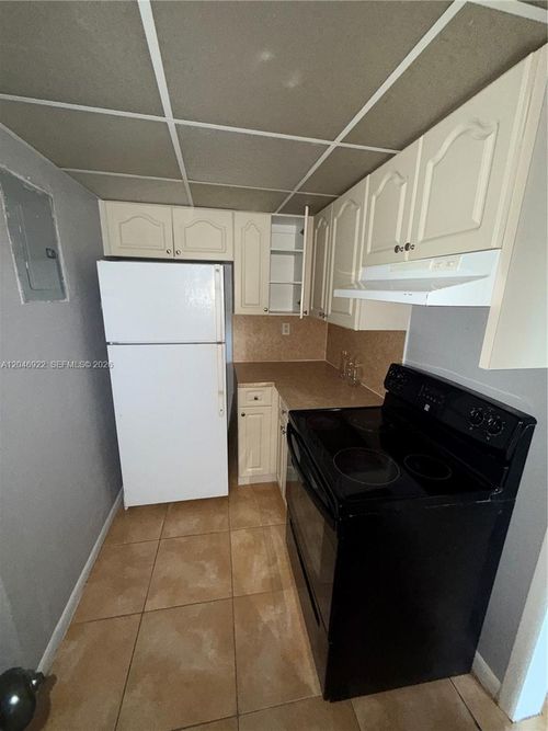 2-431a-6960 Nw 186th St, Hialeah, FL, 33015-3254 | Card Image