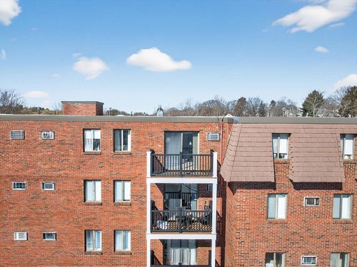 apt-d4-5 Washington St, Reading, MA, 01867-2506 | Card Image