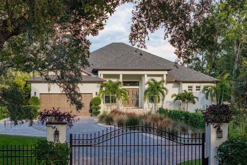a-7811 Bay Dr, Tampa, FL, 33635-9726 | Card Image