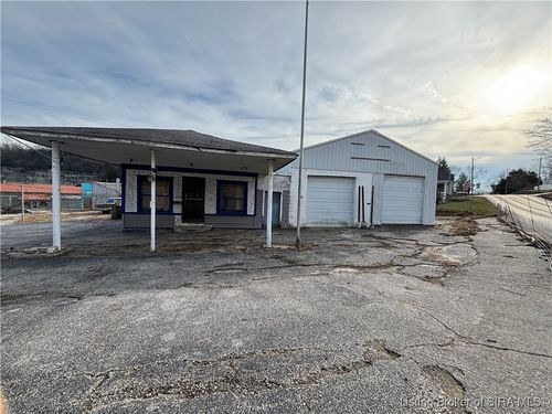 308 S Main St, Marengo, IN, 47140-3130 | Card Image