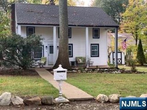 6 Standish Ln, Kinnelon, NJ, 07405-2863 | Card Image