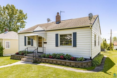 5006 Dodge St, Duluth, MN, 55804-2433 | Card Image